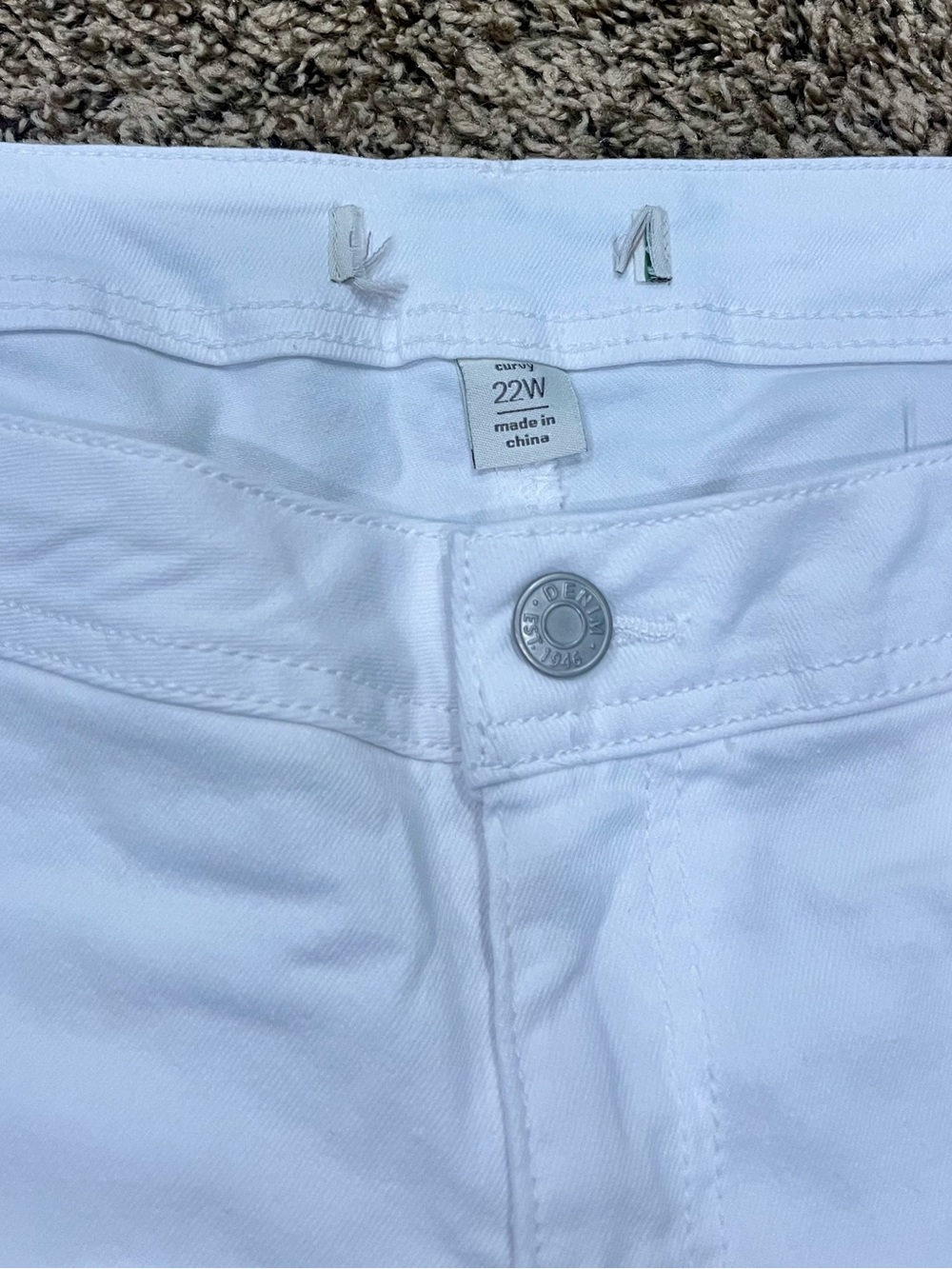 C Denim The Curvy Jean White Distressed Capri Jeans Women’s 22W Plus Size NWT - Picture 3 of 7
